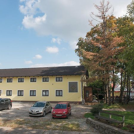 Hostel M Maribor Ngoại thất bức ảnh